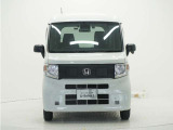 N-VAN e: は電気のちからでなめらかに静かに加速し、やさしい乗り心地の低振動。ストップ&ゴーも、登り坂も、爽快に走ります。