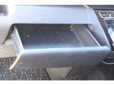 助手席前スライド引き出し