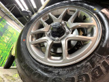 【純正16インチアルミホイール】外観にマッチした純正アルミホイールを装着しております。各種社外アルミホイールや、スタッドレスタイヤも取扱いしております。是非ご相談ください♪