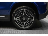 メルセデスの認定中古車「サーティファイドカー」では、万一お車が故障した場合も、ご購入後1年間もしくは2年間※は走行距離にかかわらずメルセデス・ベンツ正規サービスネットワークで無料修理いたします