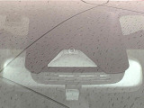 【トヨタセーフティセンス】走行中に前方の車両等を認識し、衝突しそうな時は警報とブレーキで衝突回避と被害軽減をアシスト。より安全にドライブをお楽しみいただけます。