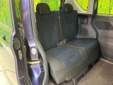 後部座席も気になるようなキズ・汚れやへたり等、大きなダメージはなく、良好な状態です。