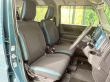 運転席シート廻りは使用感も少なく、良好な状態となっています。前オーナー様が丁寧に使っていたことがよくわかりますね。