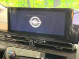 【メーカー純正ナビ】インテリアに溶け込むスタイリッシュな「専用設計」メーカーナビを装備♪視認性や操作性など基本性能にも優れ、より上質なカーライフをお楽しみいただけます。