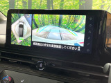 【アラウンドビューモニター】専用のカメラにより、上から見下ろしたような視点で360度クルマの周囲を確認することができます☆死角部分も確認しやすく、狭い場所での切り返しや駐車もスムーズに行えます。