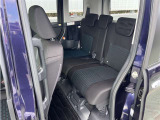 ゆとりある広々とした車内空間は、ドライブを始め買い物やレジャーなど、幅広く活躍します。一人でもみんなとでもお出かけを楽しみましょう!