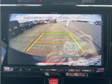 バックカメラが付いているので後方確認が非常にしやすいです。今や運転初心者も熟練者も必須装備!ついていて損はないですね♪