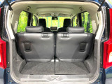 普段のお買い物や通勤、送迎等に十分な荷室スペースを確保しております。セカンドシートを倒すと、大きな荷物の積載も可能です♪