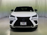 スピンドルグリルがレクサスらしさを強調します。