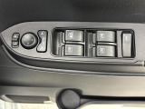 【電動格納ミラー】狭い駐車場でも安心です♪