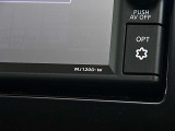 日産純正ナビゲーションMJ120D-Wが付いています。