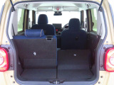 後席シートは多彩なシートアレンジで使い勝手が良いです。