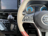 ハンドル周りには車両状態の確認やナビ操作が可能なステアリングスイッチを完備♪ハンドルの高さ調節も可能です!