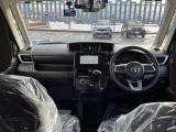 見通しのよいすっきりとした視界で、誰でも運転しやすいです。運転のしやすさは疲れにくさにも繋がります