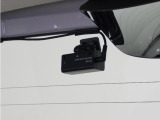 ◆前後ドライブレコーダー付き◆映像・音声などを記録する自動車用の装置です。もしもの事故の際の記録はもちろん、旅行の際の思い出としてドライブの映像を楽しむことができます。