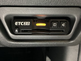 ハンドルの右下にETC2.0がついています。高速道路の料金所の通過も楽々です!。 カードの取り出しもしやすい場所についています。