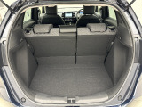 ■荷室■開口部が大きく荷物も積み下ろしなどが使いやすいです。また後部座席を倒すことによってより広くなりますので使い勝手が良く便利です☆
