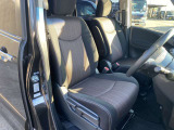 【運転席シート】