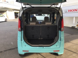 トランク荷室十分な容量あります。