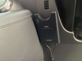 ETCももちろん搭載。いちいち料金所で停車する必要なんて当然ないです。スムーズにストレスなくドライブをお楽しみください。(※支払総額にセットアップ費用は含まれておりません。)