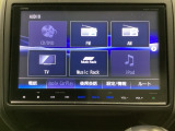 ナビゲーションはフルセグTV対応のGathers純正メモリーナビを搭載しています。Bluetoothオーディオ機能がありますので、スマートフォンなどの音楽も再生できます。