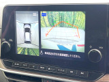 【アラウンドビューモニター】専用のカメラにより、上から見下ろしたような視点で360度クルマの周囲を確認することができます☆死角部分も確認しやすく、狭い場所での切り返しや駐車もスムーズに行えます。