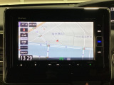 ナビゲーションはフルセグTV対応のGathers純正メモリーナビを搭載しています。Bluetoothオーディオ機能がありますので、スマートフォンなどの音楽も再生できます。