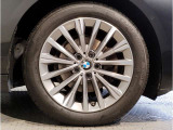 【BMWアロイホイル】軽量かつ強度に拘ったアロイホイル。走行性能ポテンシャルを引き出す設計。車の足元を引き締めてくれる大きなポイントはアロイホイルです。