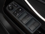 電動格納式ドアミラー・パワーウインドウを装備しています。
