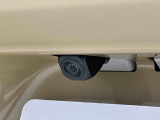バックするとき後方の安全確認ができるバックカメラが付いてます(映像を映し出すにはモニターは別に必要です)