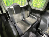 後部座席も気になるようなキズ・汚れやへたり等、大きなダメージはなく、良好な状態です。
