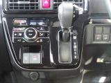 オートエアコンで暑い夏も寒い冬も快適な車内で運転出来ます。運転席・助手席シートヒーター付。冬場でも心地良く運転出来ます。電動パーキングブレーキ&オートブレーキホールド機能で運転をアシスト。