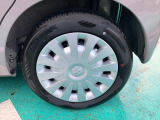 ホイールはスチール製でデザインフルホイールカバー装着です!