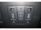 ルーフシェード、ルーフシェード、バックドア、両側電動スライドドアの操作部です。