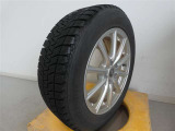 R3年式冬タイヤ215/60R17ブリジストン製です