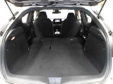 リヤシートを両方倒せば大きな荷物も車載可能です♪