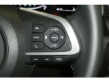 ステアリング右側に電話スイッチオーディオ操作スイッチ・LKCスイッチ・全車速追従機能付ACC操作スイッチ・Dassist切替ステアリングスイッチが付いています