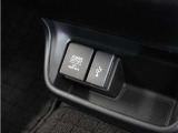 12V電源ソケット、USB接続端子!使いやすい場所に!装備が充実しています♪