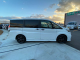 中古車の基本保証(期間は1年間・走行距離は無制限)のホット保証がついております。安心してご購入ください。※中古車保証は車両価格￥400.000-以上からになります。