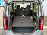 シートを倒せば大きな荷物も積み込み可能です!!