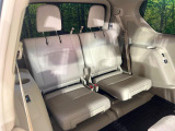 3列目シートはもちろん状態良好☆大人でもゆったりと座って頂けますので、大人数でのお出かけもラクラクです♪ご家族で、気の知れた仲間で、ドライブに行くのが楽しみですね♪
