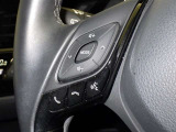 ステアリングスイッチ装備!運転しながら手元でオーディオの操作などができます。