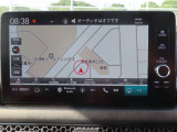 【ホンダコネクト対応ナビ】快適な操作性で、使える機能が満載!自動地図更新機能や24時間365日緊急サポート、スマートフォンを使ったドアロック解除・エンジン始動などといった便利な機能が搭載されています。