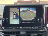 全周囲モニター付いています。駐車時の不安を和らげます。
