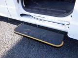 オートステップ段差を小さくし、乗り降りを楽にします。耐荷重 110kg