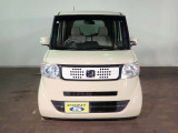★N-BOX正面からのアングルです♪外装に目立つ大きな傷凹みはございません♪第三者チェックシートもご覧頂けますのでご確認下さい♪またお好みの数字でナンバープレート申請も出来ますのでご要望下さい。