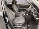 フロントシートです!!セパレートシートなのでお尻をしっかりホールド!!スポーティな運転にも最適です!!