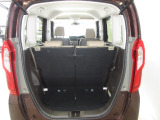 大容量のトランクルームはアウトドアなど荷物が多いアクティビティにもピッタリ!もちろんきれいにクリーニング済みです。