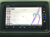 ナビゲーションはフルセグTV対応のGathers純正メモリーナビを搭載しています。Bluetoothオーディオ機能がありますので、スマートフォンなどの音楽も再生できます。