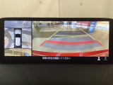 狭い場所での駐車やすれ違いなどでより的確な運転操作に役立つ360&deg;ビューモニターが装備されています。